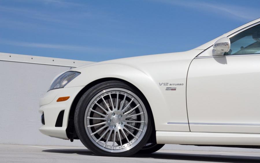  Mercedes-Benz S65 AMG by RENNtech 2012 года  (фото 3 из 4)